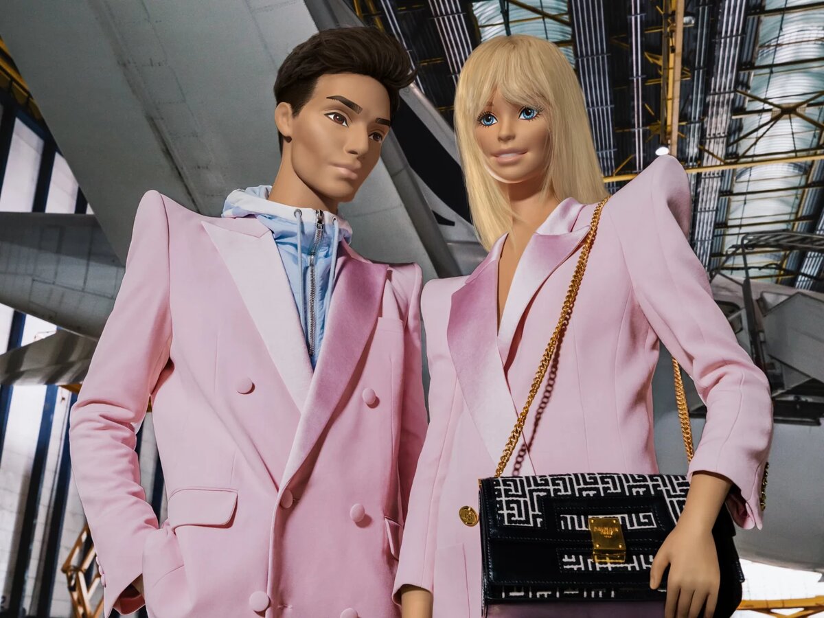 Hi barbie. Балмейн Барби. Balmain Barbie collection. Коллекция в стиле Барби от Balmain. Директор компании Маттел.