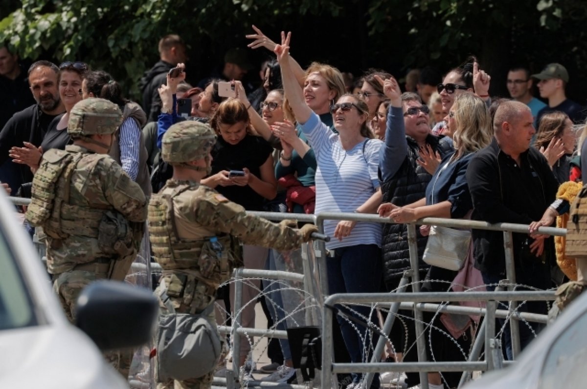    Тысячи сербов собрались на новые протесты на севере Косово