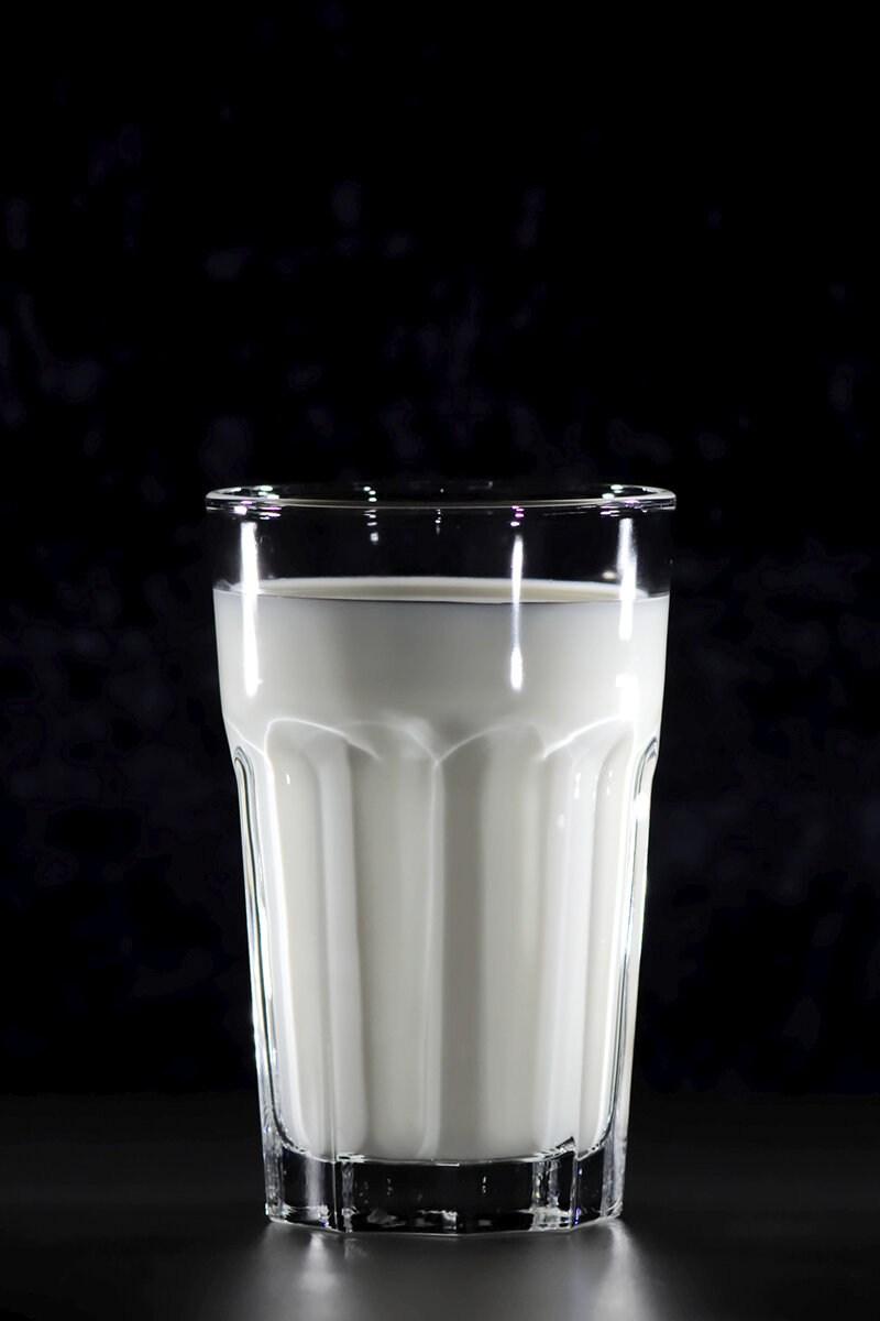 Так ли полезно молоко для голоса и связок? (фото: pexels) 