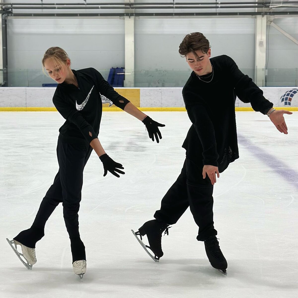 Спортвокруг ру соревнования фигурное. Шустицкий фигурист. Тютюнина Багин.