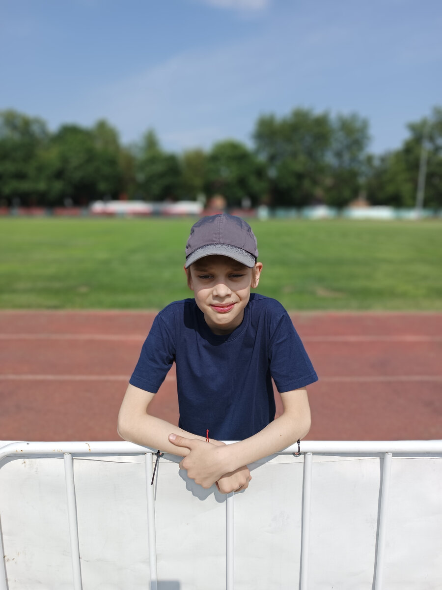 Вовке всё идёт)