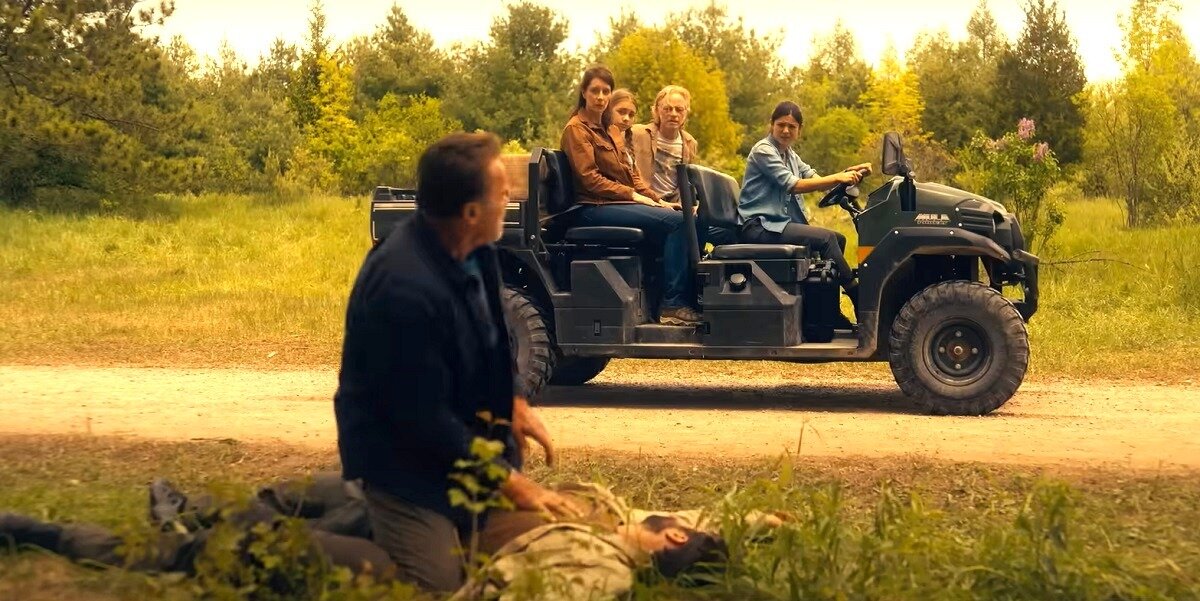 - Всё в порядке, едем дальше. Это просто Арнольд Густавович опять какого-то бэби астелавистит. Хотя нет, скорее уж, айлбибашит.