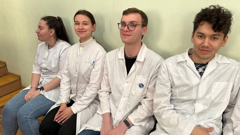     В ДВГМУ началось заседание комиссии по предварительному трудоустройству выпускников. Событие объединило студентов и более 100 потенциальных работодателей — представителей учреждений здравоохранения со всего края и других регионов ДФО.