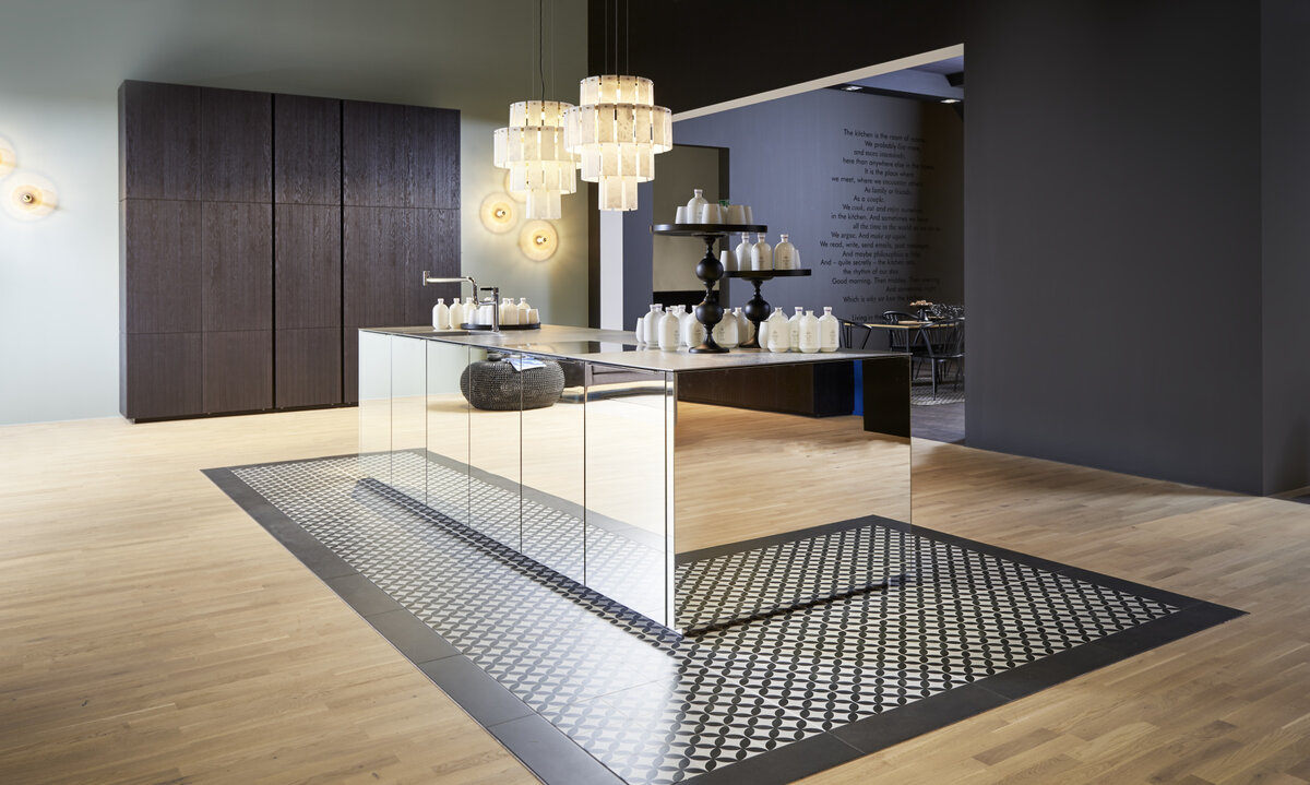 Листайте галерею →