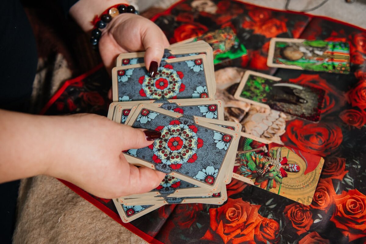 Одна из любимых моих колод — Санта Муэрта