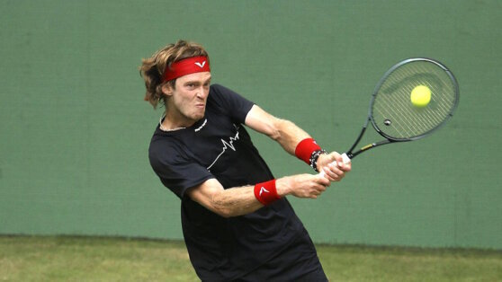    Теннисист Андрей Рублёв вышел в полуфинал турнира в Галле Дарья Смирнова