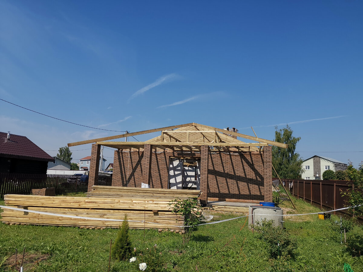 Вид на дом со стороны террасы