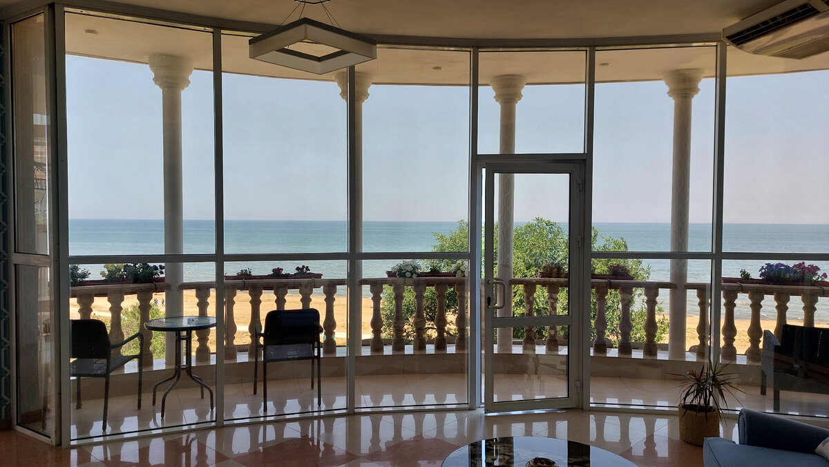 Отель Метрополь в Дербенте 