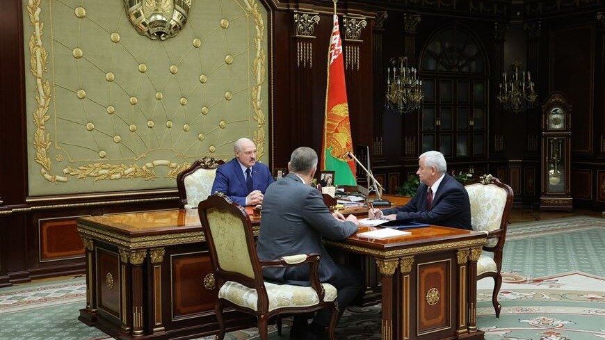    Президент Белоруссии Александр Лукашенко подтвердил, что большая часть российского ядерного оружия уже поступила на территорию Белоруссии.