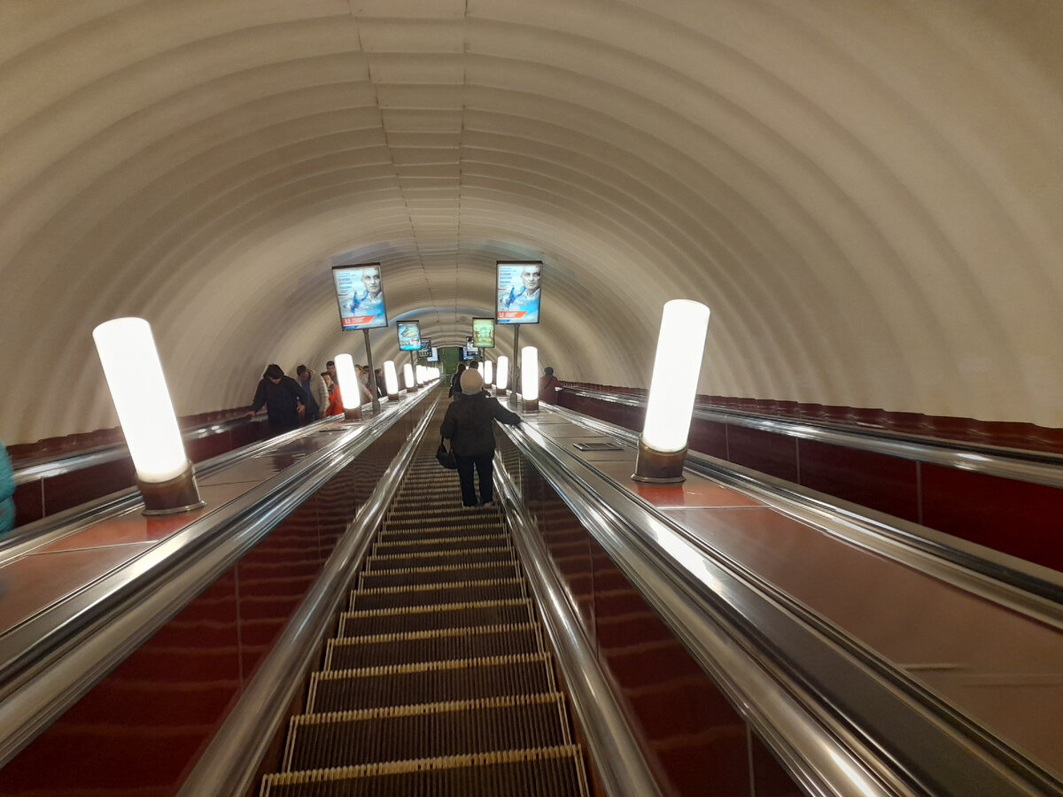 метро парк победы эскалатор