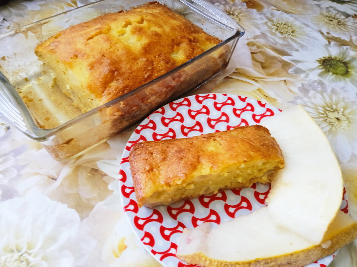 Пирог получается вкусным, рассыпчатым, но не песочным. Итак, сегодня мы приготовим пирог с дыней. Здесь будет всего 6 ингредиентов.Готовиться просто, получается у всех!!! 