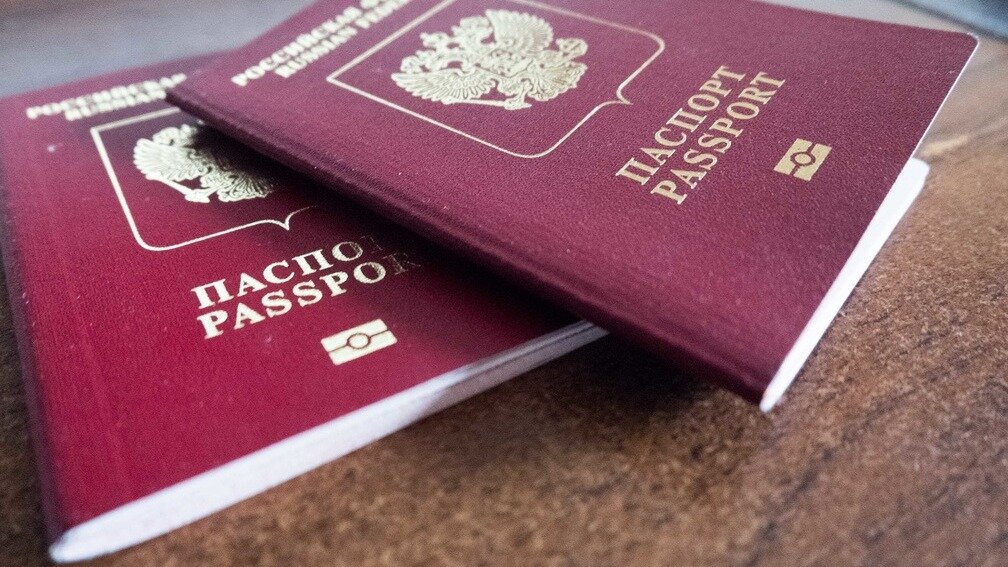     Госдума ратифицировала соглашение с Абхазией о двойном гражданстве. Оно позволяет гражданам РФ иметь гражданство Абхазии без отказа от гражданства РФ.