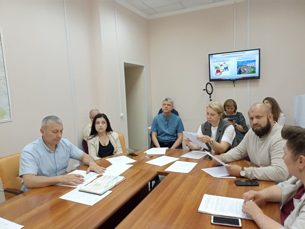 Докладывает директор Детско-юношеского центра Алексей Ловцевич.
