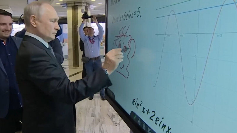     Владимир Путин сделал новый рисунок Скриншот видео с "КП-Москва"