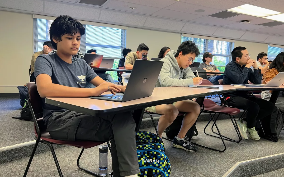    Кайран Куази (слева)