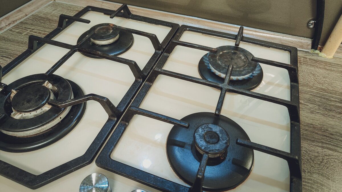     Жители деревни Нижний Вожой все еще вынуждены жить без газа.