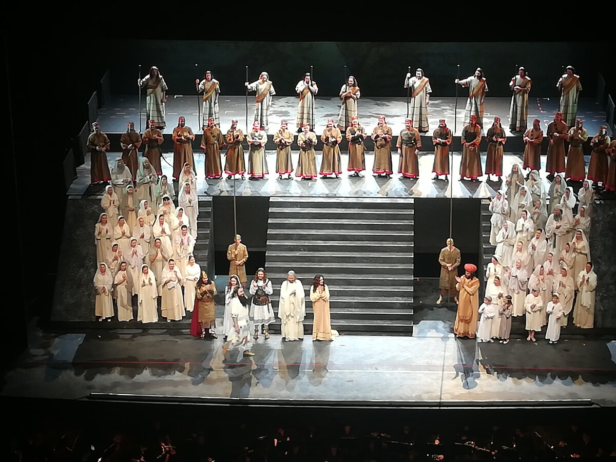 А вот и Набукко выходит
