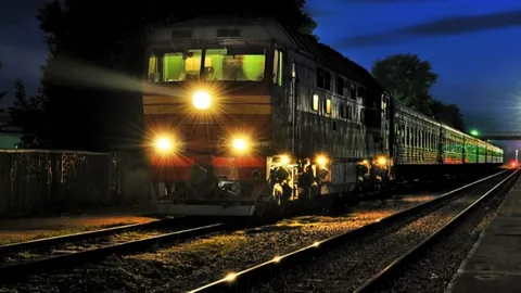 Поезд ночью. Фото: foto-ram.ru