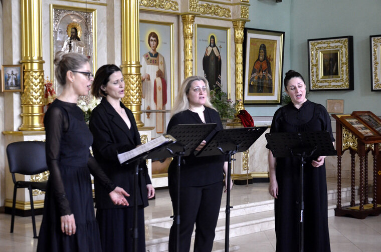    Артисты хора musicAeterna поддержали акцию «Белый цветок»