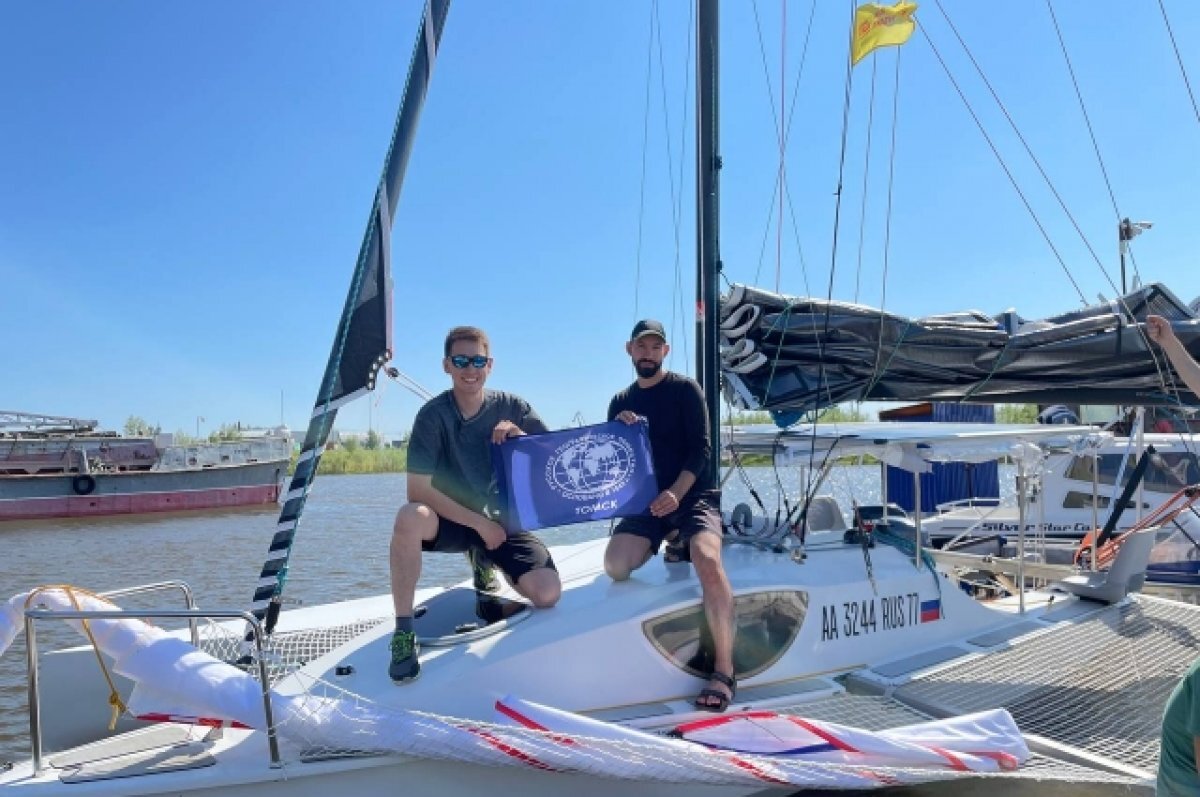    Путешественники планируют добраться из столицы Югры до Санкт-Петербурга за 2 месяца.