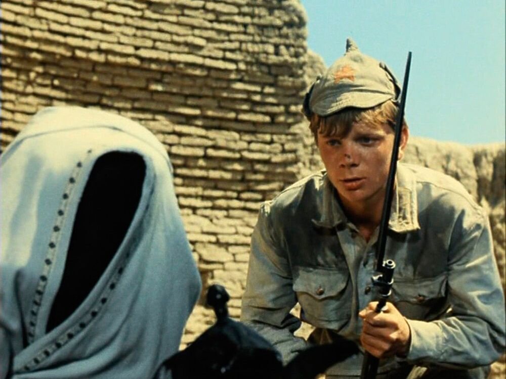 Культовый статус появился у «Белого солнца пустыни» моментально. Советский истерн (в отличие от западного «вестерна») стал легендой уже в 70-х. Его премьера состоялась в 1969 году.-2