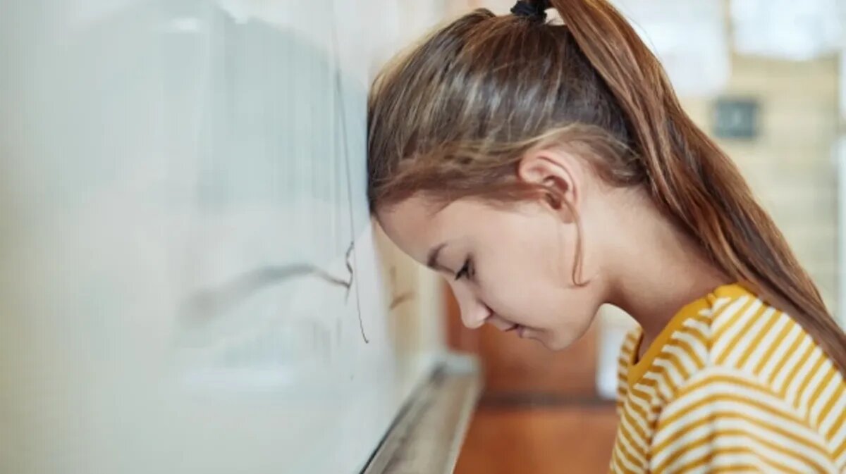 Стимминг может включать в себя повторяющиеся движения или песни. Фото: gettyimages.com