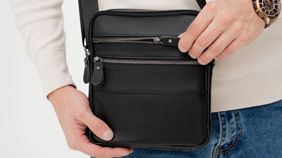 Мужская сумка через плечо из натуральной кожи бренда Faustini