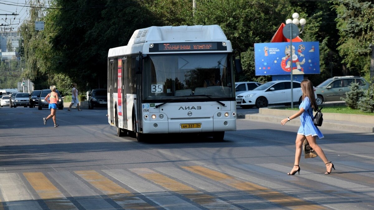     Волгоградская область берет кредит на 900 миллионов рублей на покупку автобусов, сообщает региональный комитет финансов.