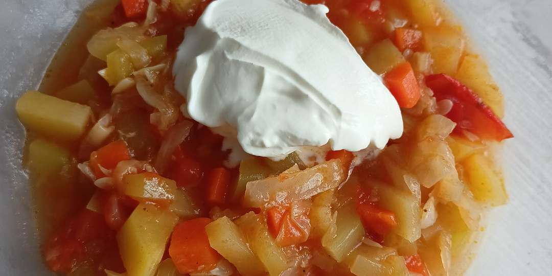 Это блюдо спасло меня, когда на счету осталось 147 рублей, а теперь этот бюджетный рагу-суп просто любим в нашей семье. Очень вкусно.