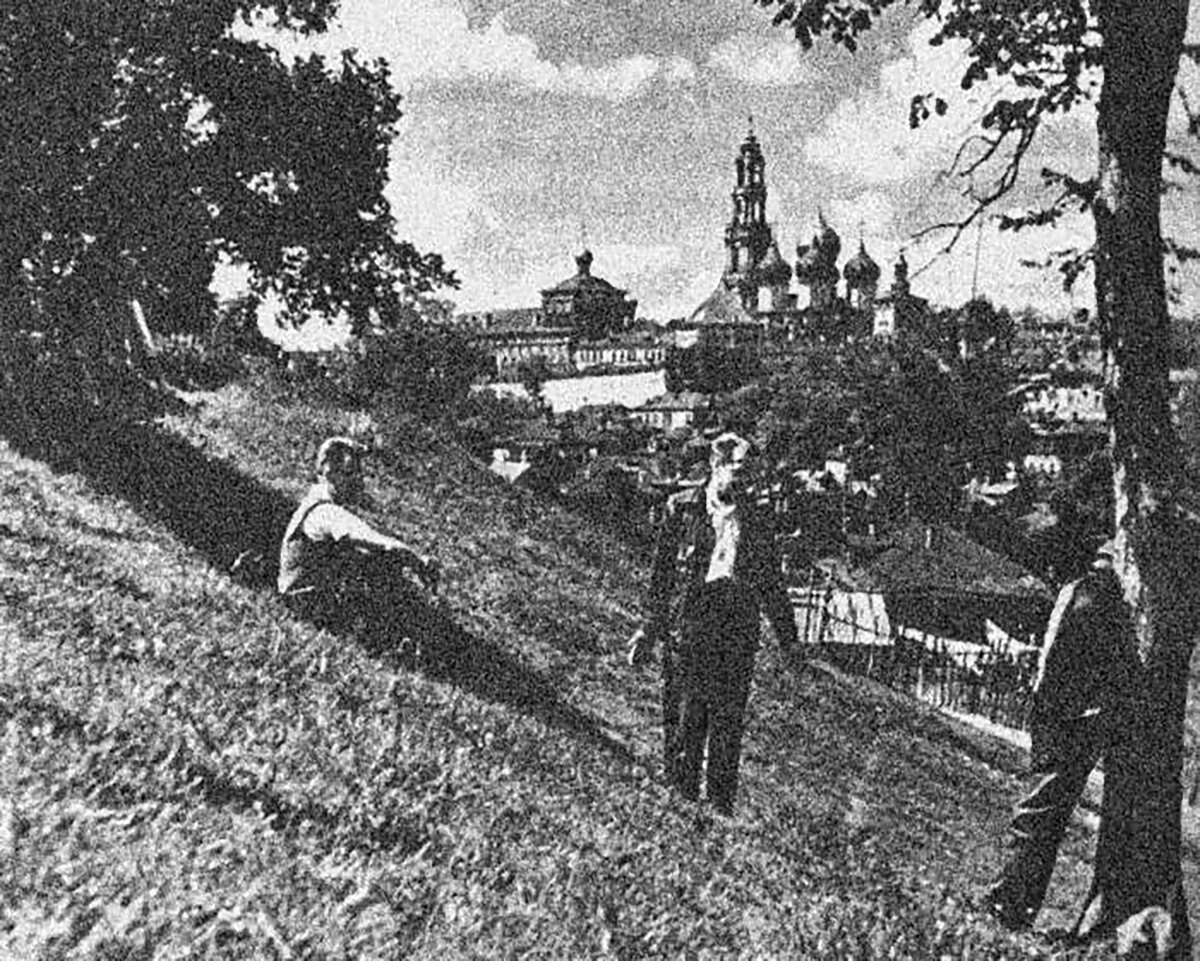 Фотография съёмочной площадке, режиссёр Г. Александров и операторы Борис Петров, Андрей Болтянский.