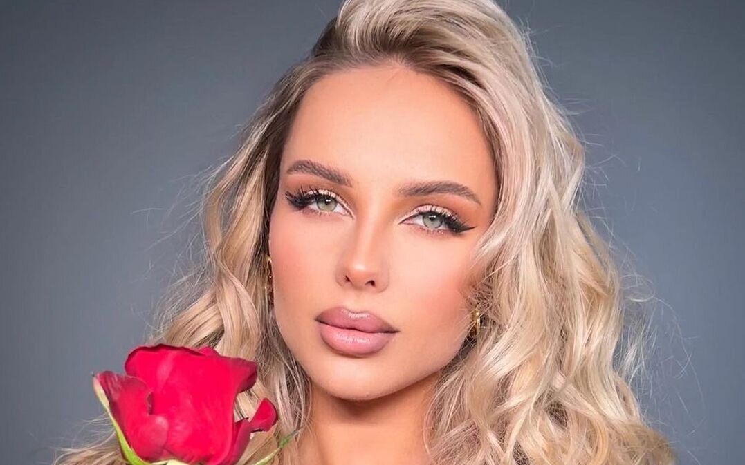   📷

