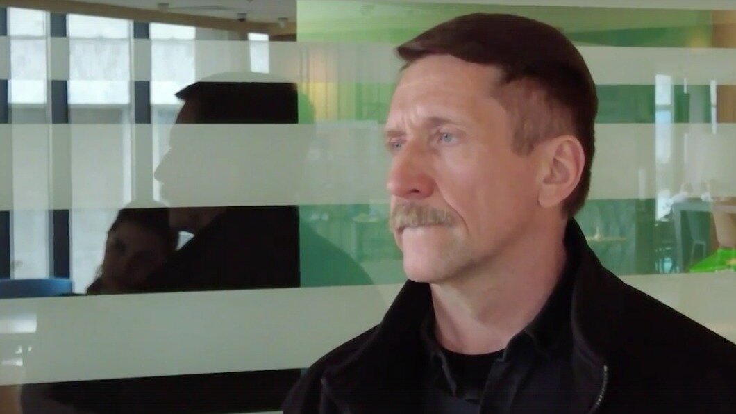     Российский предприниматель Виктор Бут, освобожденный из американской тюрьмы в рамках обмена с США в декабре 2022 года, приехал в Красноярск.