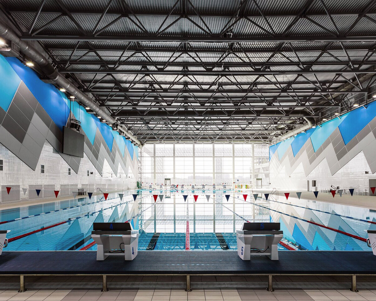 Идеальный вариант для спортсменов-пловцов. Пять широких дорожек длиной 50 метров отлично подойдут для небольшого летнего заплыва