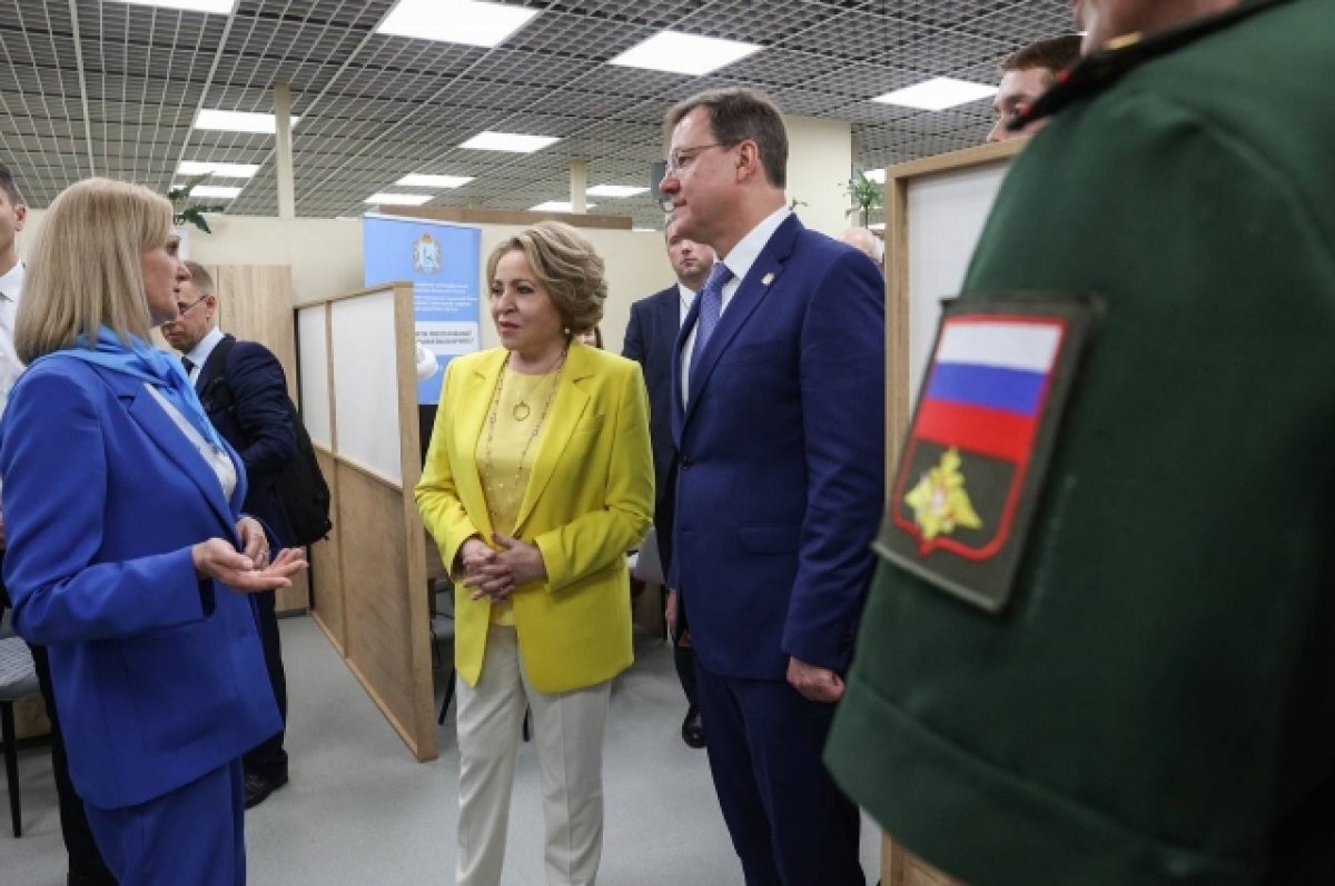    Матвиенко и Азаров посетили филиал фонда «Защитники Отечества»