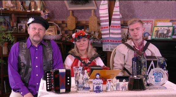    Украинские народные песни под гармонь