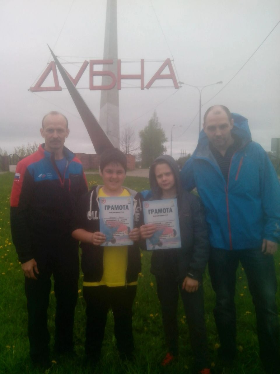 Максим Александрович справа 💪