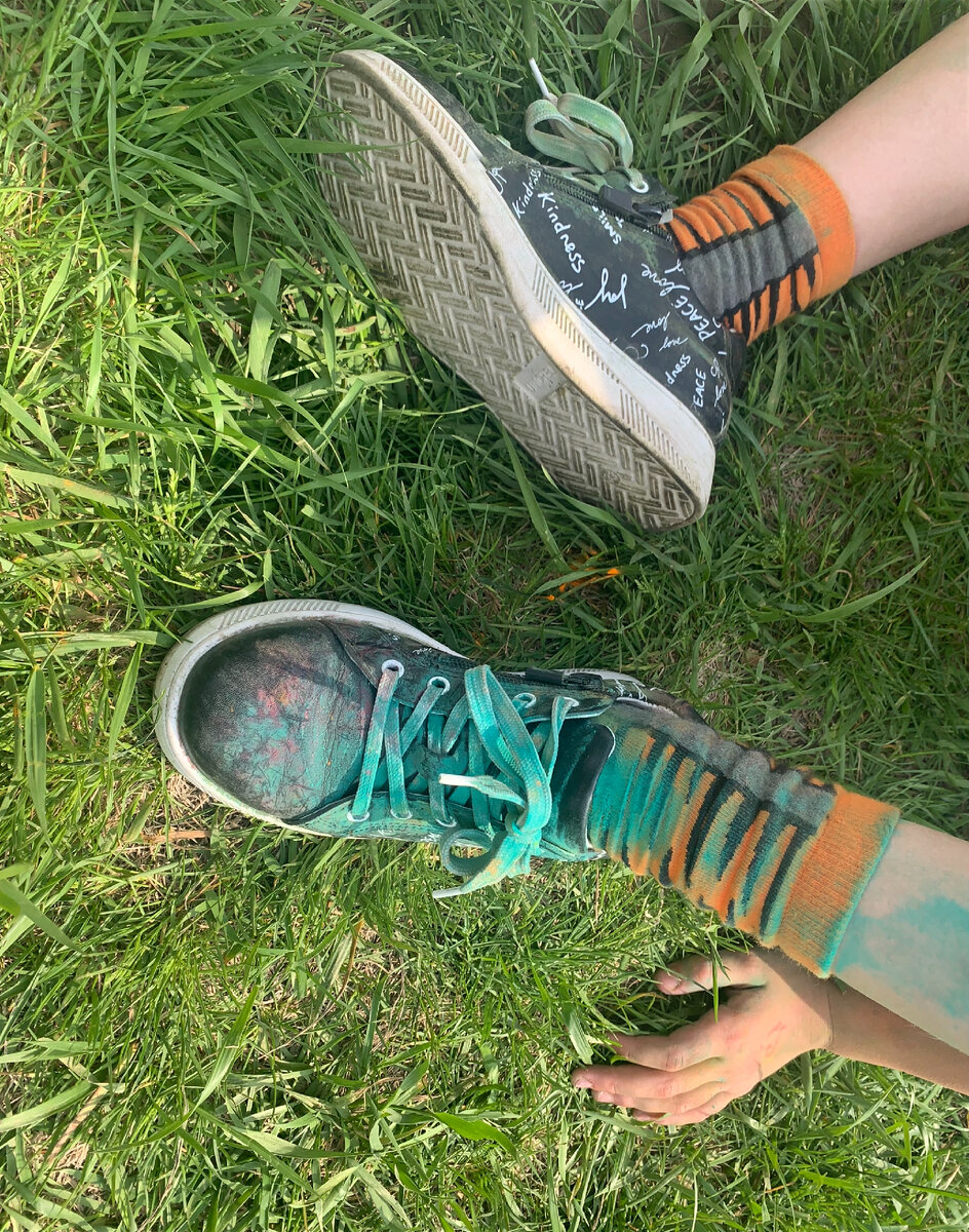 Путь у каждого свой. Ноги если что детя моего😉. Обновили ботики😄