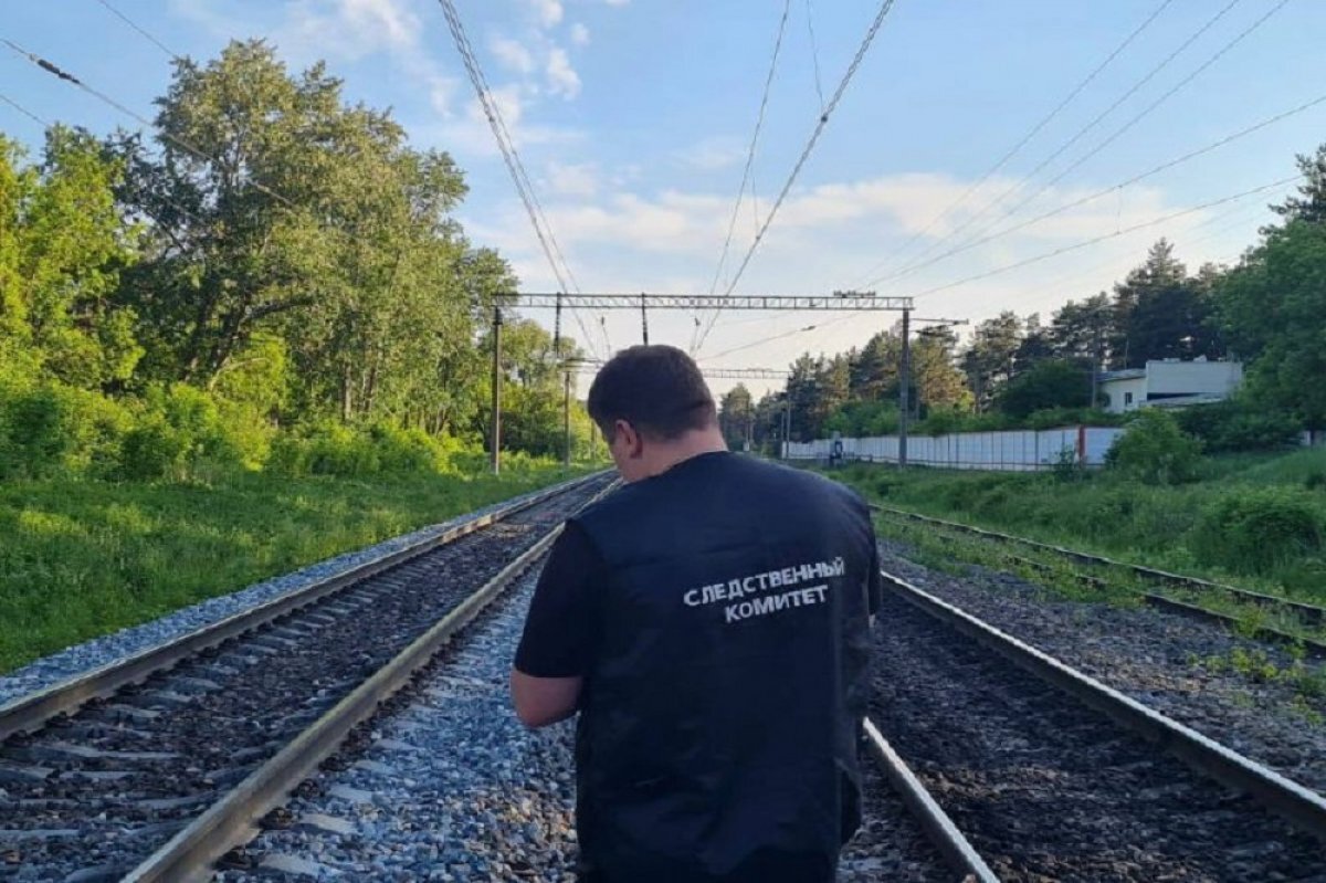    Электричка насмерть сбила 21-летнего парня в Челябинской области
