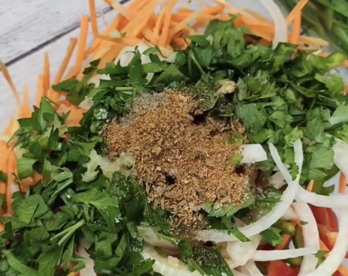 Фото автора. Масло подсолнечное не добавляю его будет достаточно в баклажанах.