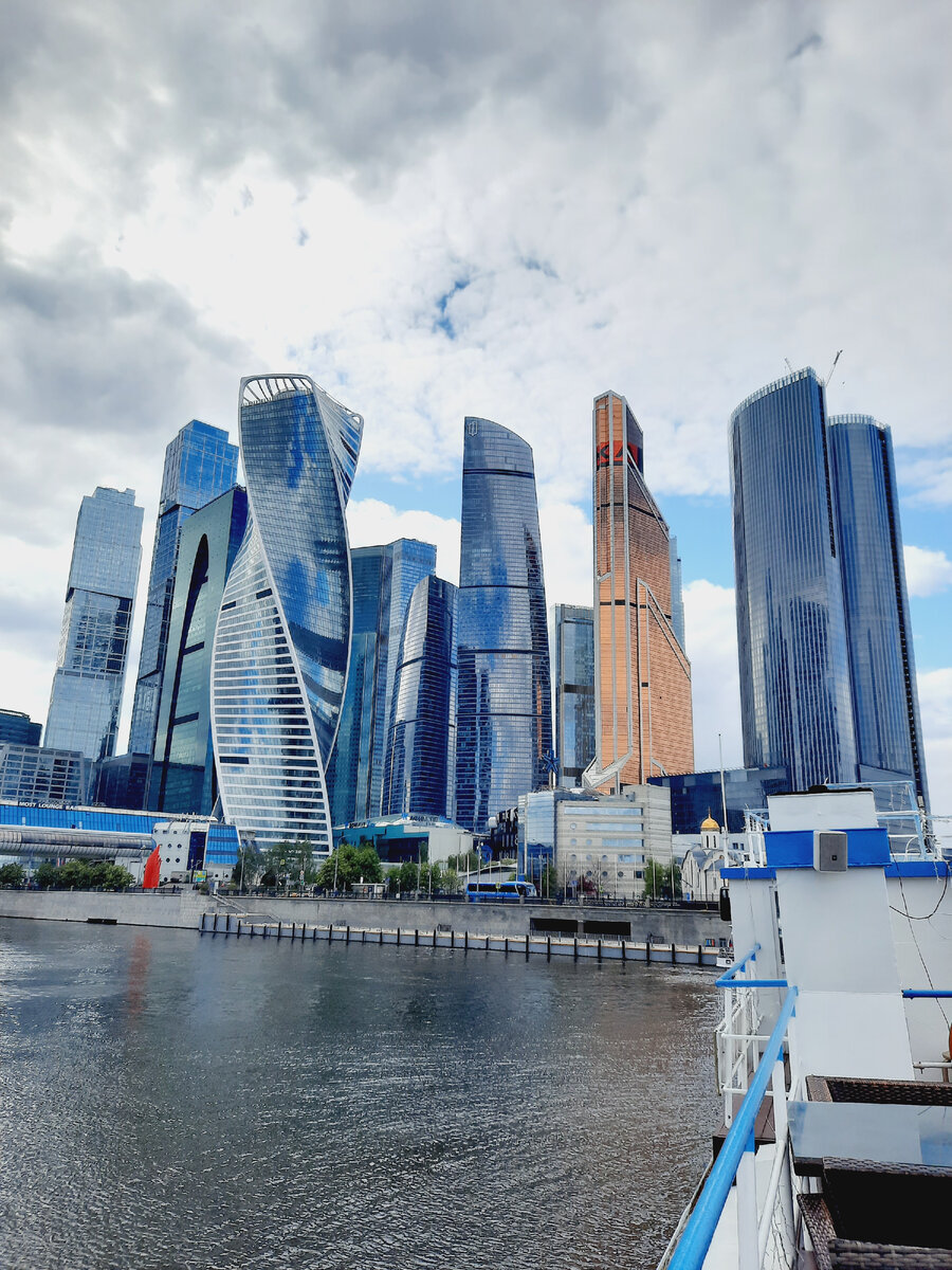 Москва Сити с воды. Фото автора.