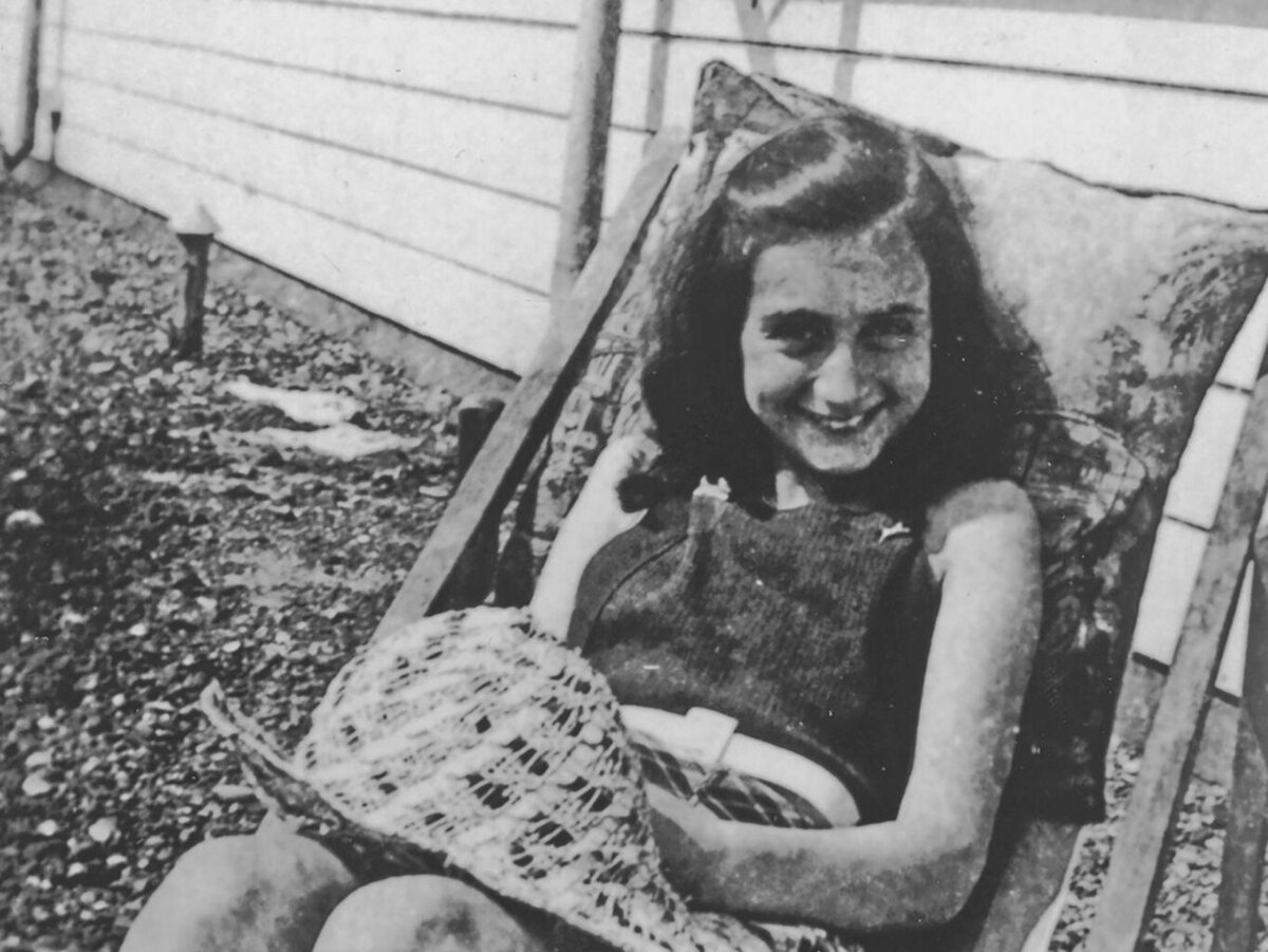 Anne frank nackt bilder