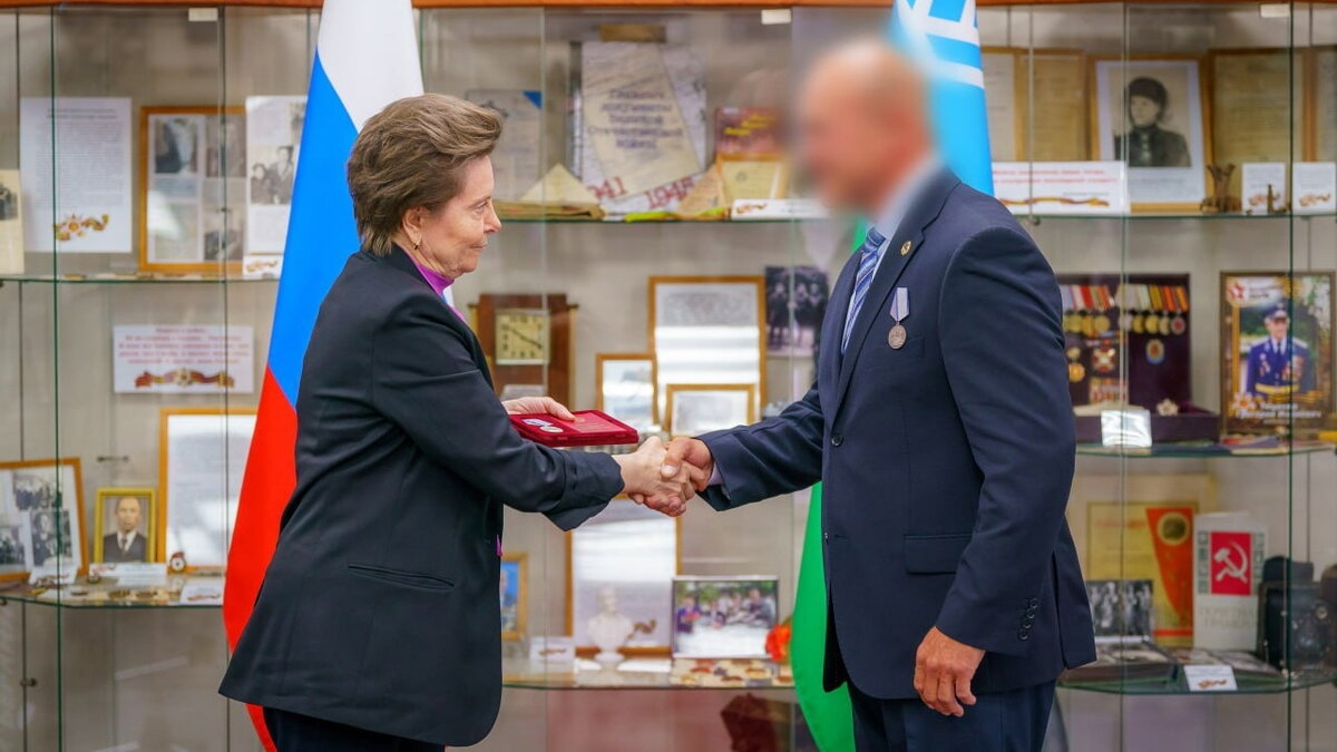    Югорчан наградили медалью «За отвагу»