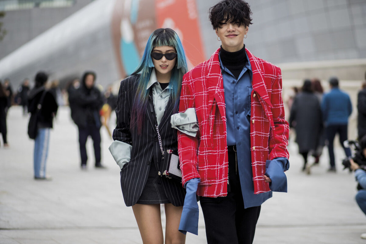 Тренды поведения. Мода Южной Кореи 2023. Стрит стайл Сеул. Южная Корея стрит стайл. Стрит фэшн Корея.