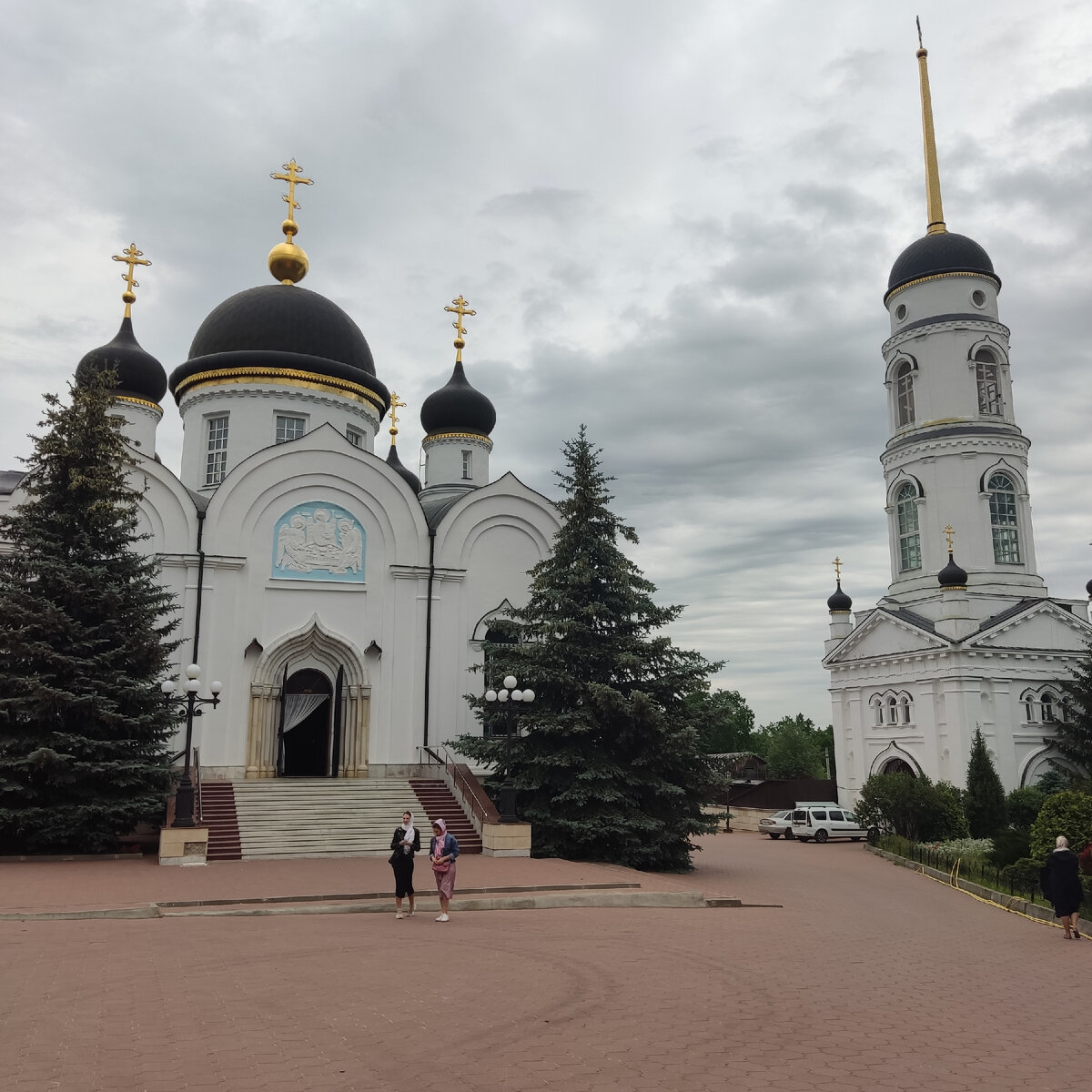 Перед собором