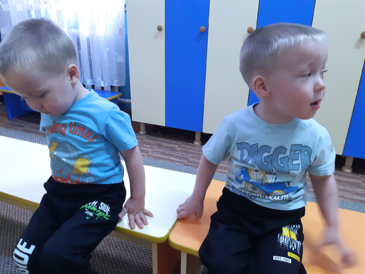 Владик и Слава переобуваются