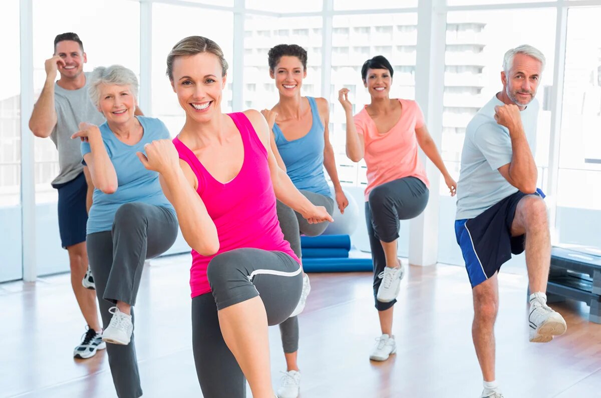 Спортивные люди разные. Аэробные упражнения. Групповые занятия лфк. Для различных активных. Пилатес групповые занятия.