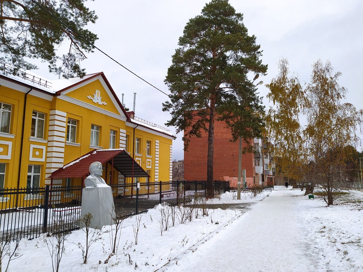 Улица Адмирала Ушакова (Екатеринбург)