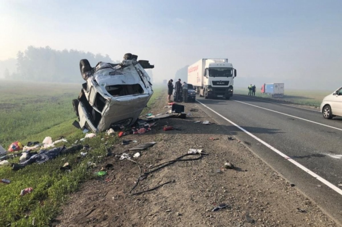    Два человека насмерть разбились на задымлённой трассе Тюмень-Омск