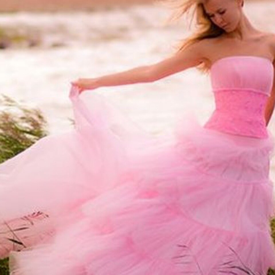 Совсем розовый. Платье розовое. Розовое свадебное платье. Девушка в розовом платье. Фотосессия в розовом платье.