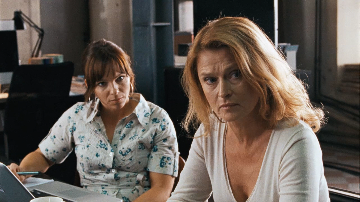 Член совета директоров журнала "Миллениум" Эрика Бергер (Лена Эндре) и журналистка-стажерМалин Эрикссон (София Ледарп)